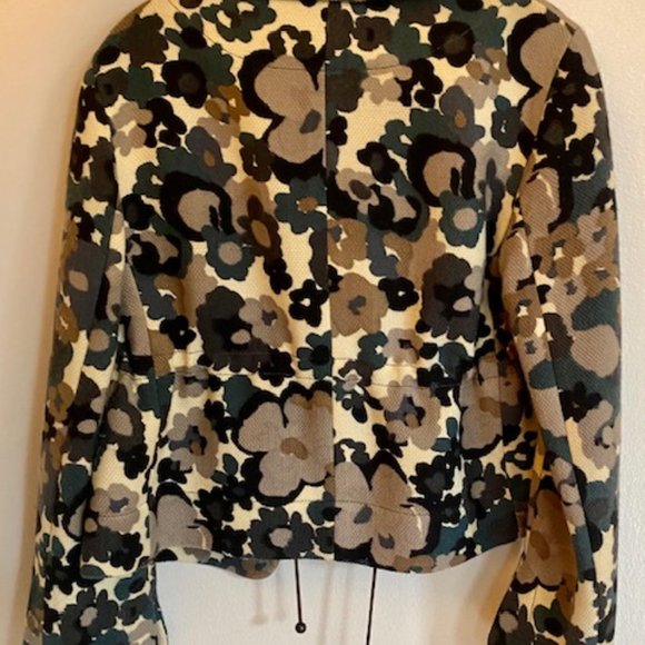 Akris Punto Green Shades of Flower Blazer Jacket. - Picture 2 of 5